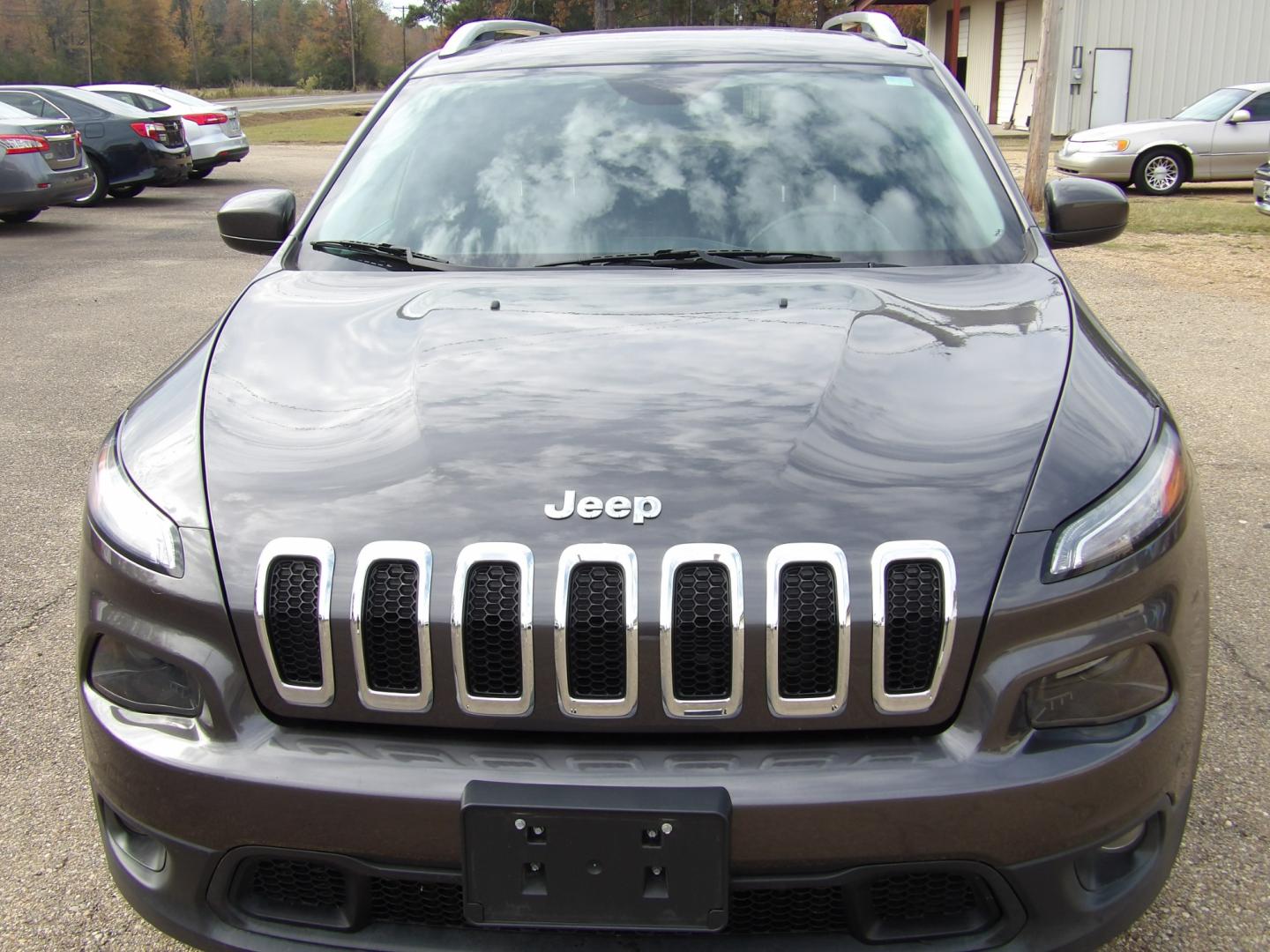 2018 Granite Crystal Metallic /Black Jeep Cherokee (1C4PJLLB9JD) , located at 401 First NE, Bearden, AR, 71720, (870) 687-3414, 33.726528, -92.611519 - Photo#30